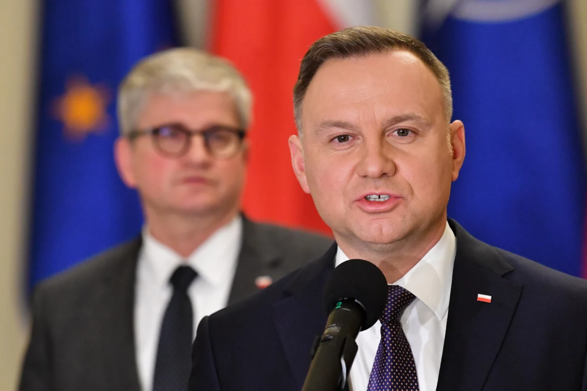 Prezydent Andrzej Duda zapowiedział zwołanie na piątek posiedzenia Rady Bezpieczeństwa Narodowego. Chce podzielić się ustaleniami, jakie zapadły w trakcie międzynarodowych konsultacjach ws. sytuacji wokół Ukrainy i na wschodniej flance NATO. Zaznaczył, że nic wskazuje, by w tym momencie Polska była w jakimkolwiek niebezpieczeństwie.