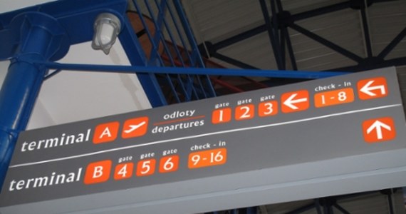Wrocławskie lotnisko obsłużyło w ubiegłym roku ponad 1,4 mln pasażerów, mimo że ruch lotniczy przez cztery miesiące był praktycznie zawieszony. Połączenia tanich linii i czarterowe szybko się odbudowują – podano w komunikacie.