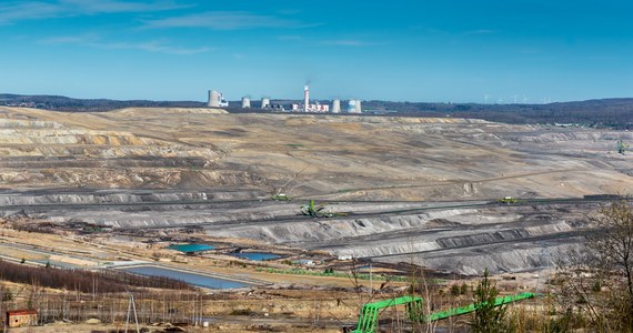 Rzecznik czeskiego ministerstwa środowiska Ondrzej Charvat oświadczył we wtorek, że przyszła umowa z Polską dotycząca kopalni węgla brunatnego Turów zagwarantuje ochronę środowiska w obszarze przygranicznym. Dodał, że porozumienie daje też Czechom więcej możliwości kontroli niż obecne przepisy europejskie.