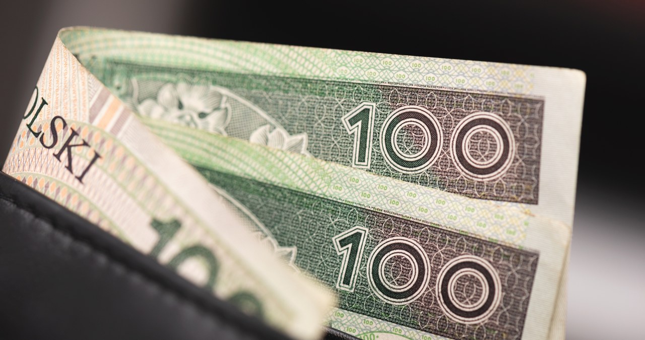 ZUS zmienia terminy wypłat 800 plus. Przypomina również o "warunku koniecznym"