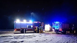 Tragedia w Bąkowie. Wpadł pod auto, potem pod ciężarówkę