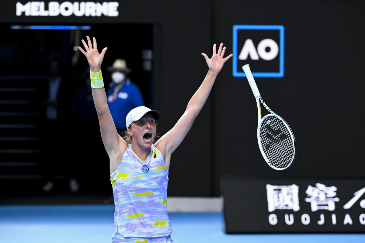 Po trzech godzinach walki Iga Świątek awansowała do półfinału wielkoszlemowego Australian Open. Polka pokonała 4:6, 7:6, 6:3 estońską tenisistkę Kaię Kanepi. Eksperci nie mają wątpliwości – to był mecz na wyniszczenie, a z biegiem czasu rosły szanse polskiej tenisistki na zwycięstwo. Świątek po raz pierwszy zagra w półfinale turnieju w Melbourne. 