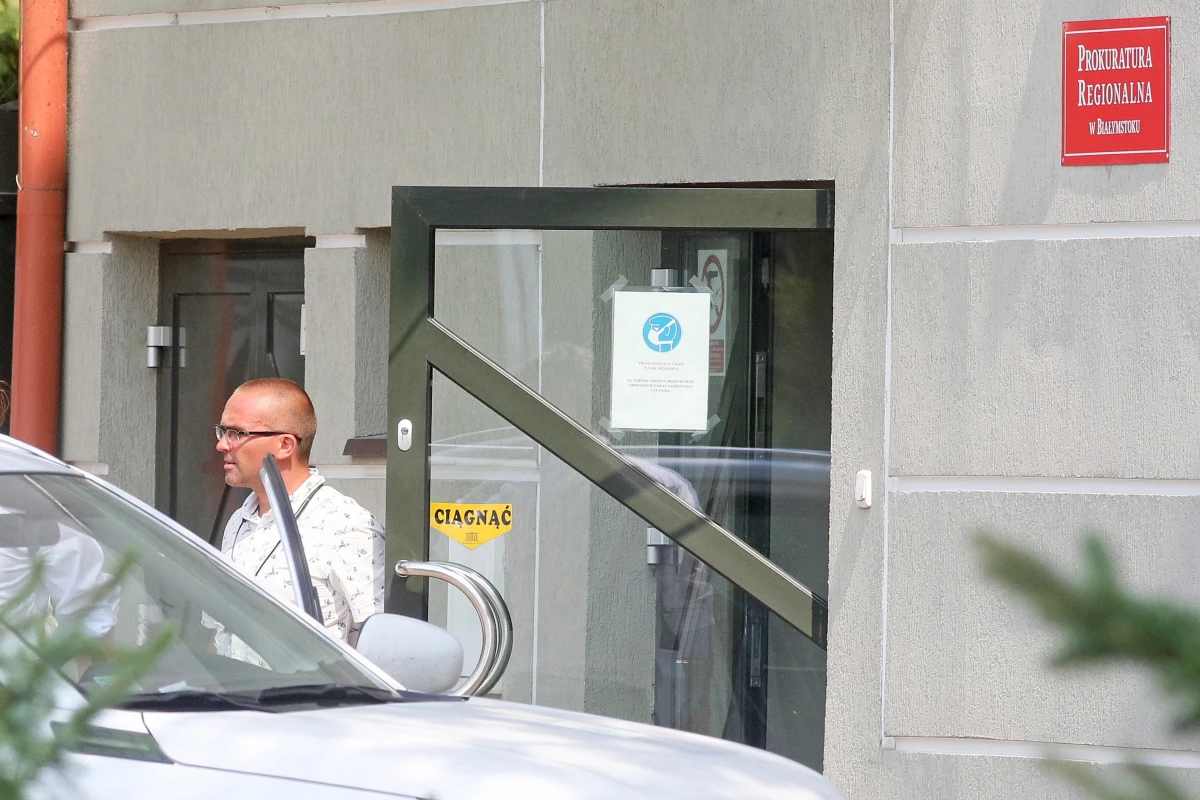 Syn Mariana Banasia padł ofiarą tak zwanego ataku spoofingowego. Jak dowiedział się reporter RMF FM, ktoś przejął numer jego telefonu i kontaktował się z komendami policji w okolicach Warszawy. 