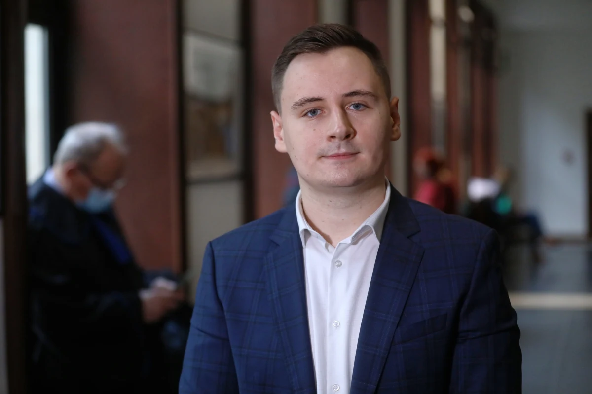 Warszawski sąd okręgowy stwierdził prawną niedopuszczalność ekstradycji założyciela kanału Nexta Sciapana Puciły, której domagały się białoruskie władze. Nie można wydać  kogoś organom wymiaru sprawiedliwości, jeśli ten wymiar sprawiedliwości w ogóle nie istnieje – uzasadniał sędzia.