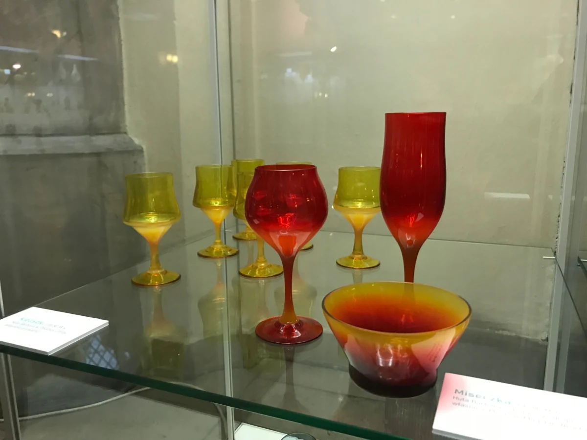 W Muzeum Sztuki Mieszczańskiej we wrocławskim Ratuszu można oglądać  wystawę "Dziś prawdziwych kieliszków już nie ma". Zobaczymy na niej szkła wykonane według projektów wybitnego artysty Zbigniewa Horbowego w latach 1960-1990.