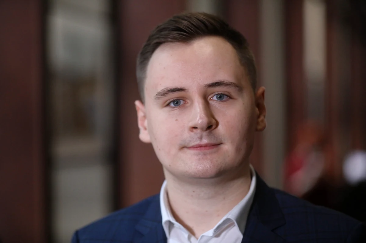 Warszawski Sąd Okręgowy stwierdził prawną niedopuszczalność ekstradycji założyciela kanału NEXTA Sciapana Puciły. Domagały się tego białoruskie władze. W uzasadnieniu sędzia powiedział, że nie można wydać kogoś organom wymiaru sprawiedliwości, jeśli ten wymiar sprawiedliwości w ogóle nie istnieje. Sciapan Puciła oskarżany był na podstawie ponad 10 artykułów białoruskiego kodeksu karnego, m.in. za organizację spisku w celu przejęcia władzy, podżeganie do nienawiści, czy też organizację masowych zamieszek. Założyciel kanału Nexta wypowiedział się także na temat aktywności rosyjskich wojsk na Białorusi - Łukaszenka również boi się rosyjskiej okupacji - twierdzi Sciapan Puciła w rozmowie z Radiem RMF24.