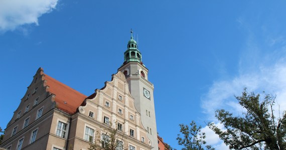 Olsztyńscy radni zdecydowali o kilku podwyżkach cen, które dotkną mieszkańców. Podrożeją m.in. bilety komunikacji miejskiej.