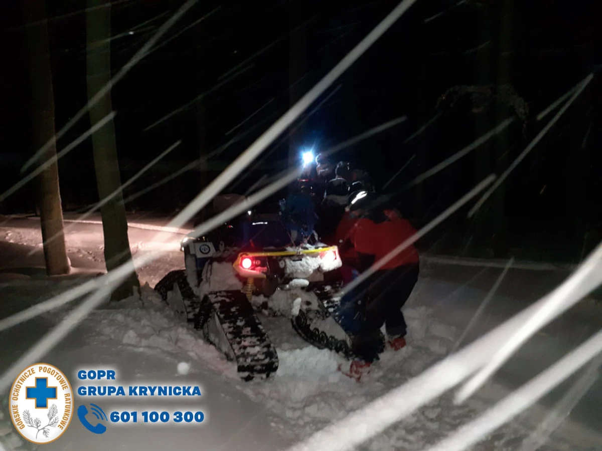 GOPR-owcy ewakuowali z gór harcerzy, którzy utknęli w rejonie Wierchu nad Kamieniem w Beskidzie Sądeckim. Zostali bezpiecznie sprowadzeni do schroniska na Hali Łabowskiej.