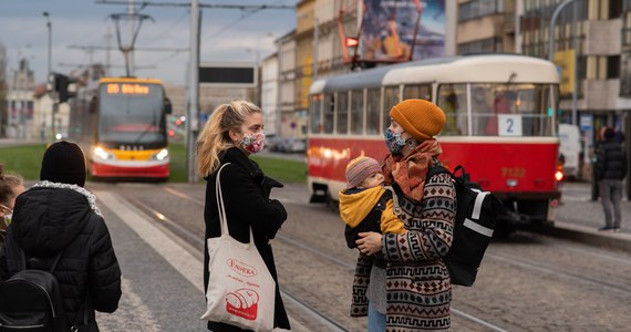 Dzienna liczba zachorowań na Covid-19 u naszych południowych sąsiadów przekroczyła 50 tysięcy. Dzisiaj czeskie ministerstwo zdrowia potwierdziło 54 685 nowych przypadków. 