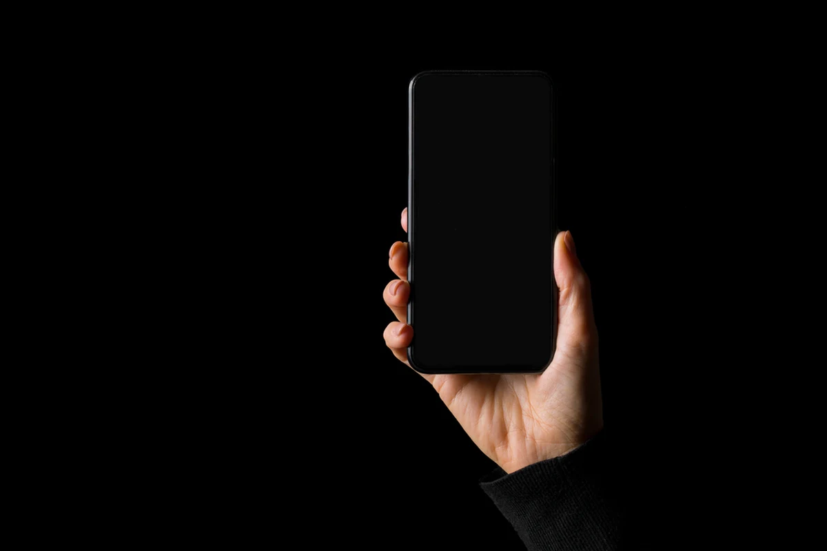 Przed sądem stanie 25-latek, który zrobił zdjęcie nieznajomej kobiecie w przebieralni jednej z pływalni w Łodzi. Zatrzymany sfotografował 20-latkę z sąsiedniego boksu, a gdy ta zwróciła mu uwagę, zaśmiał się. Grozi mu nawet 5 lat więzienia.