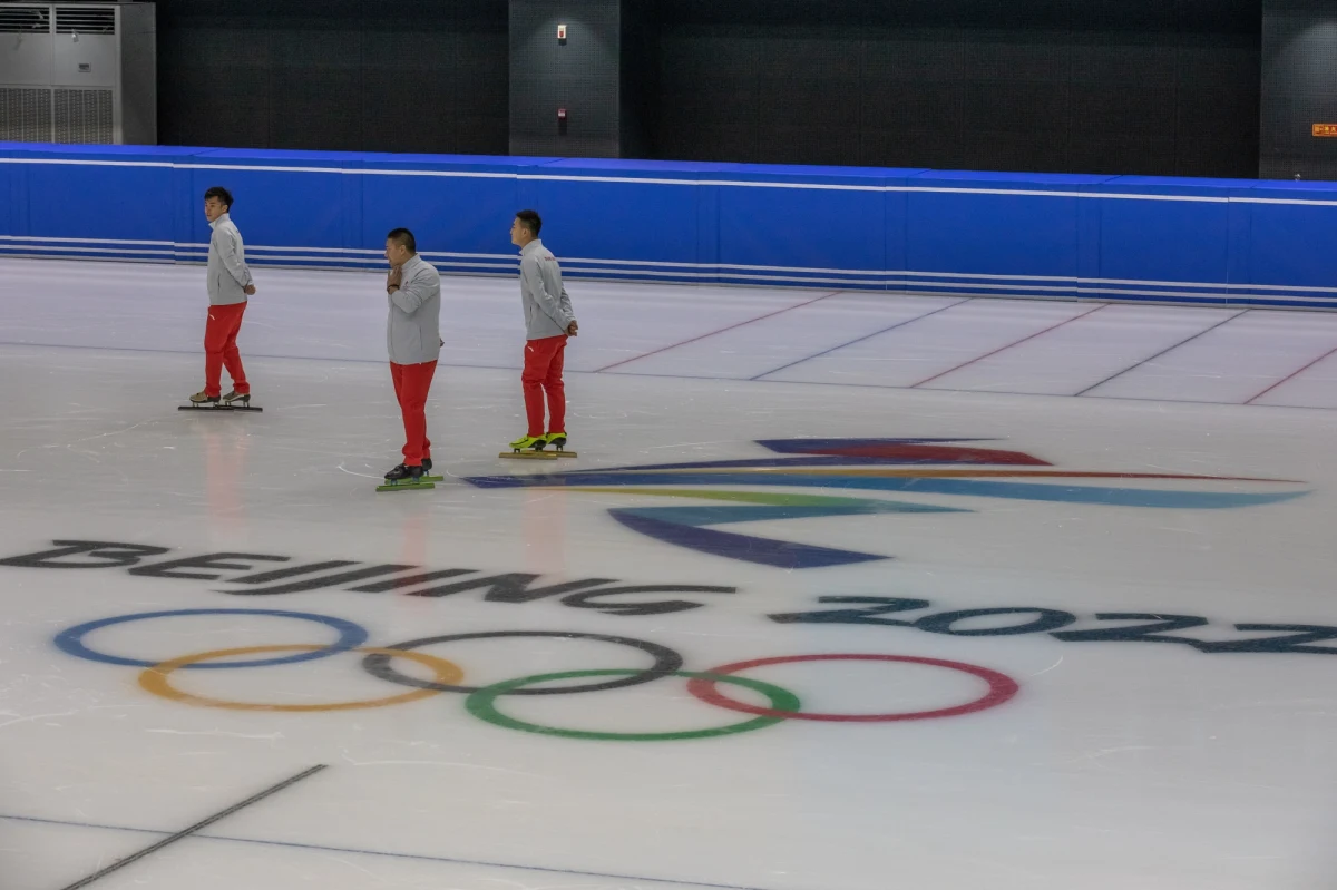 Już za tydzień w Pekinie startują zimowe igrzyska olimpijskie. Większość globalnych sponsorów MKOL-u woli jednak nie eksponować tego, że są związani z imprezą, która odbędzie się w stolicy Chin.