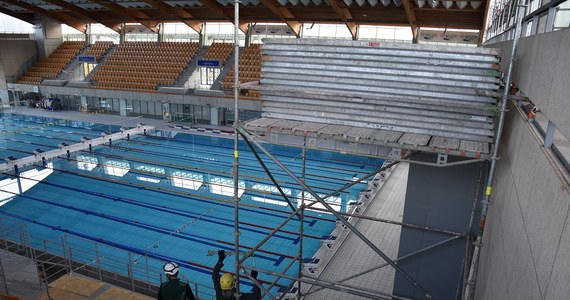 ​Rozpoczęły się prace budowlane, które mają doprowadzić do ponownego otwarcia szczecińskiego basenu olimpijskiego. Floating Arena zamknięta jest juz drugi miesiąc, po tym jak wichura uszkodziła elewację pływalni. 