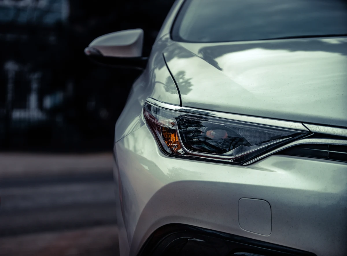 Ceny ubezpieczeń samochodowych znowu idą w dół! W styczniu były aż o 13,8 procent niższe niż przed rokiem - tak wynika z najnowszego Raportu Ubezpieczeniowego RMF FM i Rankomat.pl. W dobie szalejącej inflacji to jedna z bardzo niewielu taniejących rzeczy.