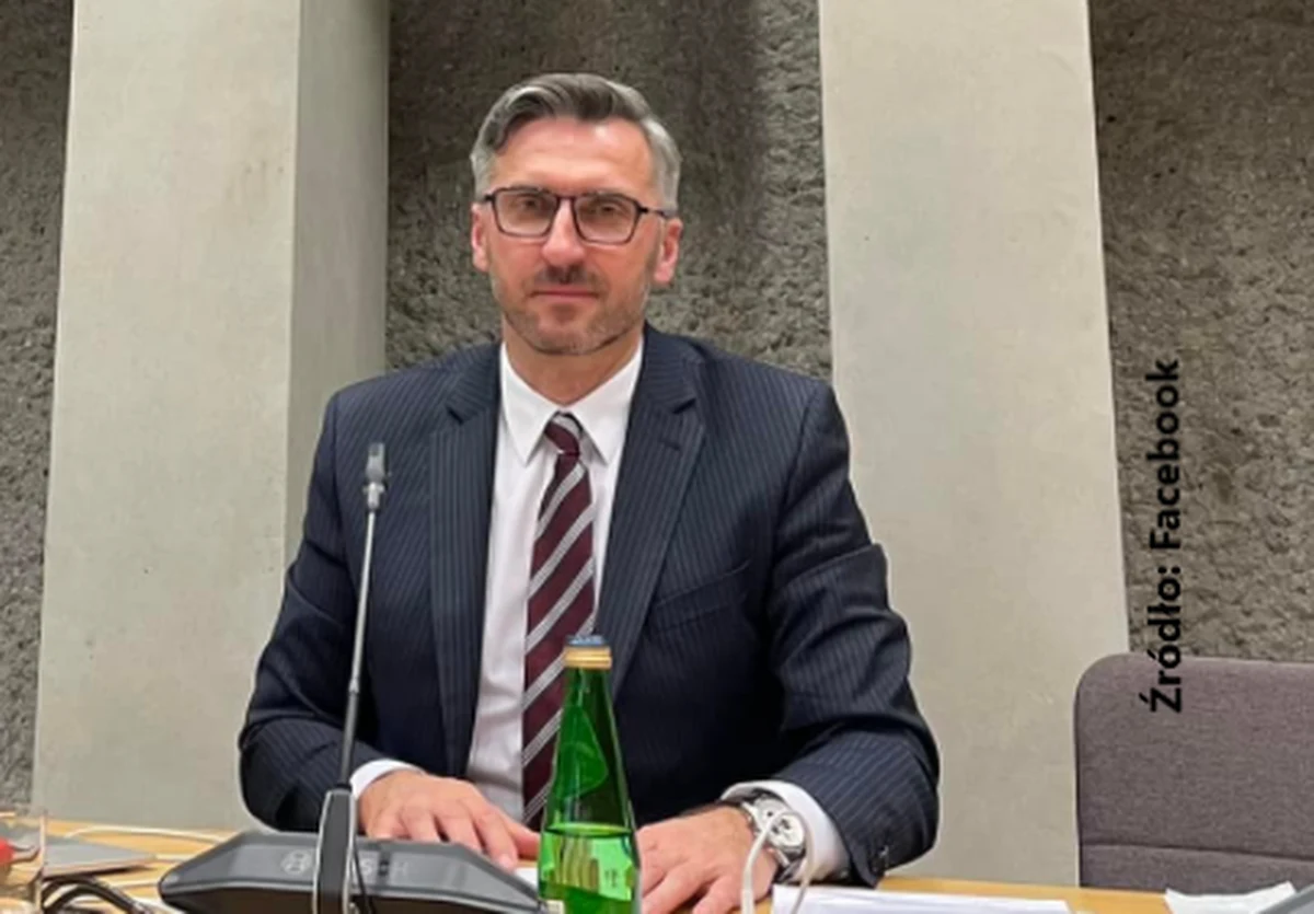 Poseł i szef lubuskich struktur Platformy Obywatelskiej Waldemar Sługocki,  w piątek miał wypadek samochodowy. Polityk trafił do szpitala z urazem brzucha, jest już po operacji. Obecnie przebywa na klinicznym oddziale chirurgii ogólnej Szpitala Uniwersyteckiego w Zielonej Górze. Jego stan jest stabilny.