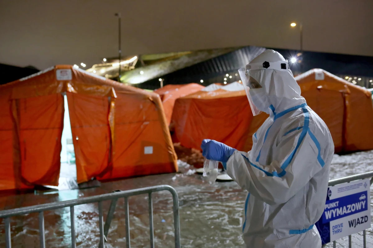 Ministerstwo Zdrowia informuje o 48 251 nowych przypadkach zakażenia koronawirusem. Ostatniej doby zmarło 23 chorych na Covid-19. Bilans epidemii koronawirusa w Polsce to 4 852 677 zakażonych. Nie żyje 105 161 spośród nich.