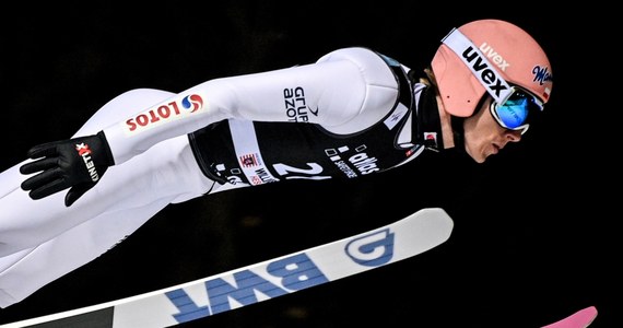 Dawid Kubacki, jedyny Polak w finałowej serii, zajął ostatecznie 14. miejsce w niedzielnym konkursie Pucharu Świata w skokach narciarskich w Willingen. Zdyskwalifikowany został bowiem Japończyk Yukiya Sato. Wygrał Norweg Marius Lindvik, przed Niemcem Karlem Geigerem - nowym liderem PŚ.