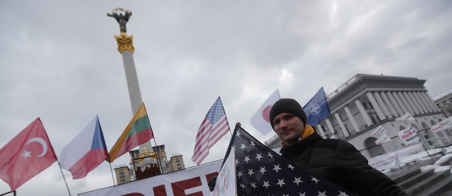 W nadchodzącym tygodniu może prawdopodobnie dojść do kolejnej tury rozmów między szefami dyplomacji USA Antony Blinkenem i Rosji Siergiejem Ławrowem - powiedziała w niedzielę zastępczyni sekretarza stanu USA Victoria Nuland. Występując w programie CBS "Face the Nation" Nuland przypomniała, że Waszyngton wysłał do Moskwy dyplomatyczną propozycję w związku z napiętą sytuacja wokół Ukrainy.