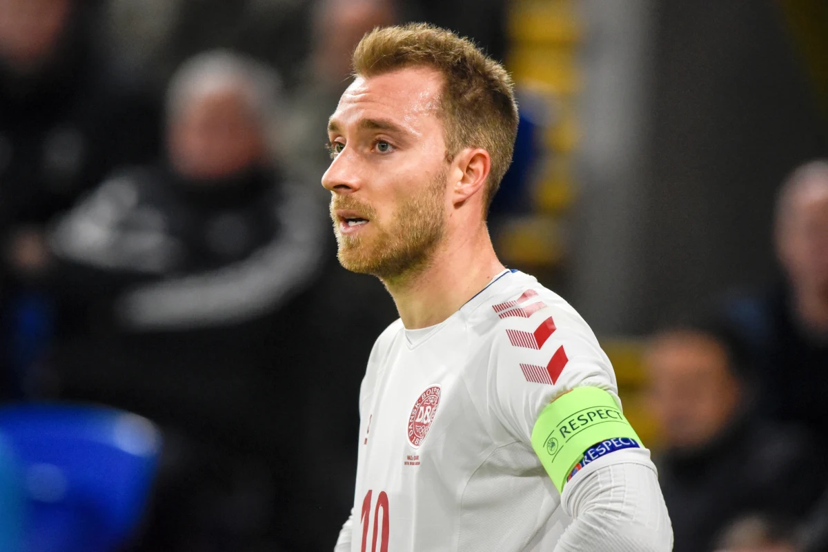 Christian Eriksen, który w czerwcu ubiegłego roku doznał ataku serca podczas meczu Euro 2020, wraca do gry na profesjonalnym poziomie. Duńczyk podpisał kontrakt z Brentford FC. Były gwiazdor Tottenhamu znów zagra w Premier League.