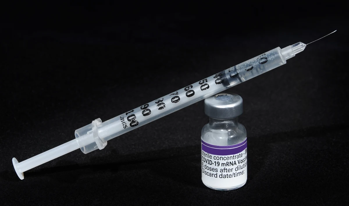 W dwie najbliższe niedziele przed archikatedrą na ul. Piotrkowskiej w Łodzi osoby w kryzysie bezdomności będą mogły się zaszczepić przeciwko Covid-19 - poinformował rzecznik prasowy łódzkiego Caritasu Tomasz Kopytowski.