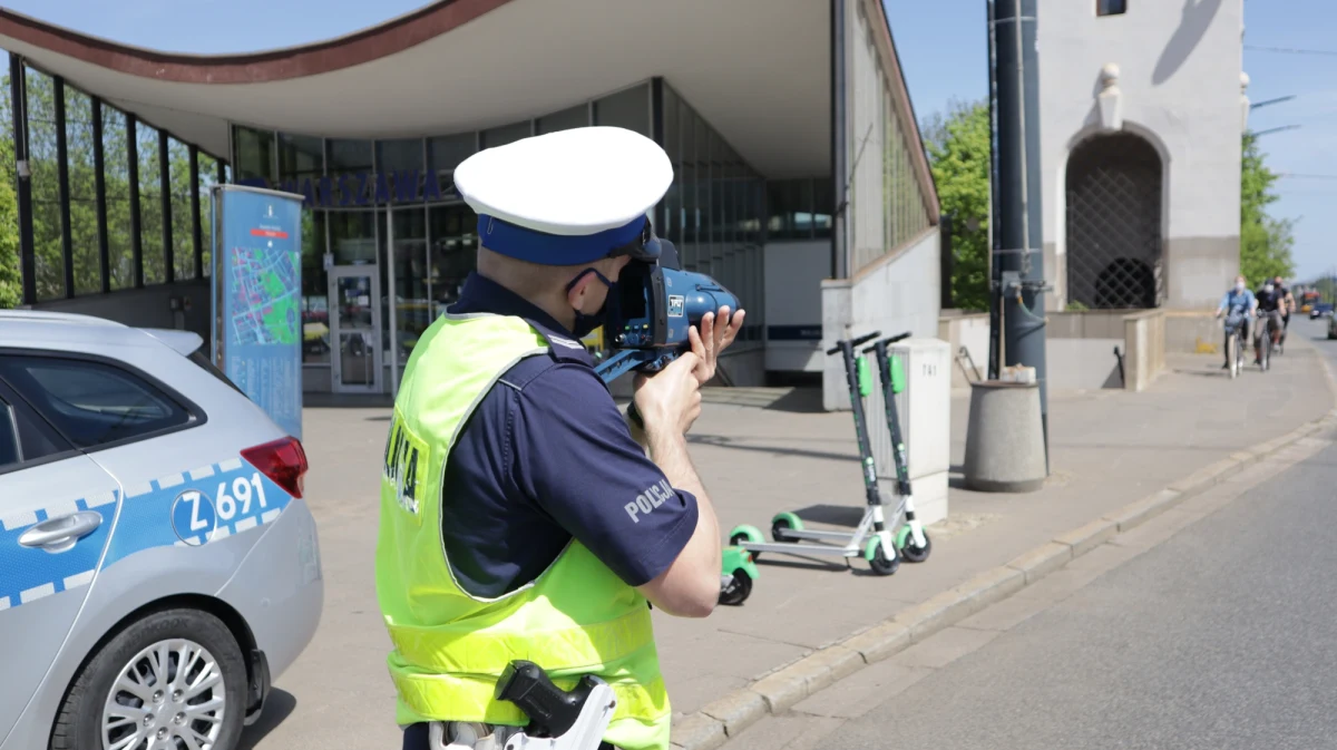 Zmiana stawek mandatów drogowych wpływa na zachowanie kierowców. Już pokazują to statystyki policjantów ruchu drogowego, do których dotarł reporter RMF FM Krzysztof Zasada.