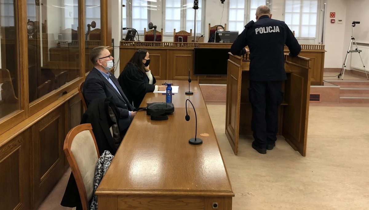 To, co widziałam na filmie kwalifikuje się jako znęcanie się nad zwierzęciem - zeznała w poniedziałek przed sądem w Kościerzynie (Pomorskie) lekarz weterynarii w procesie byłego senatora Waldemara Bonkowskiego, oskarżonego o znęcanie się nad psem ze szczególnym okrucieństwem.