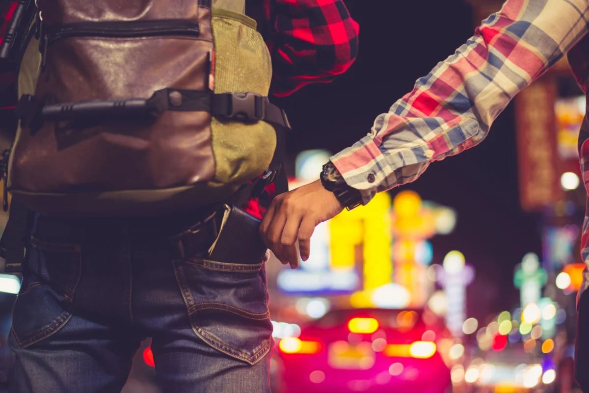 Ministerstwo spraw wewnętrznych ostrzegło przed plagą kieszonkowców i gangami złodziei grasującymi w regionie Madrytu. Według policji w związku z poluzowaniem restrykcji i większą liczbą osób na ulicach, od grudnia odnotowuje się alarmujący wzrost kradzieży.