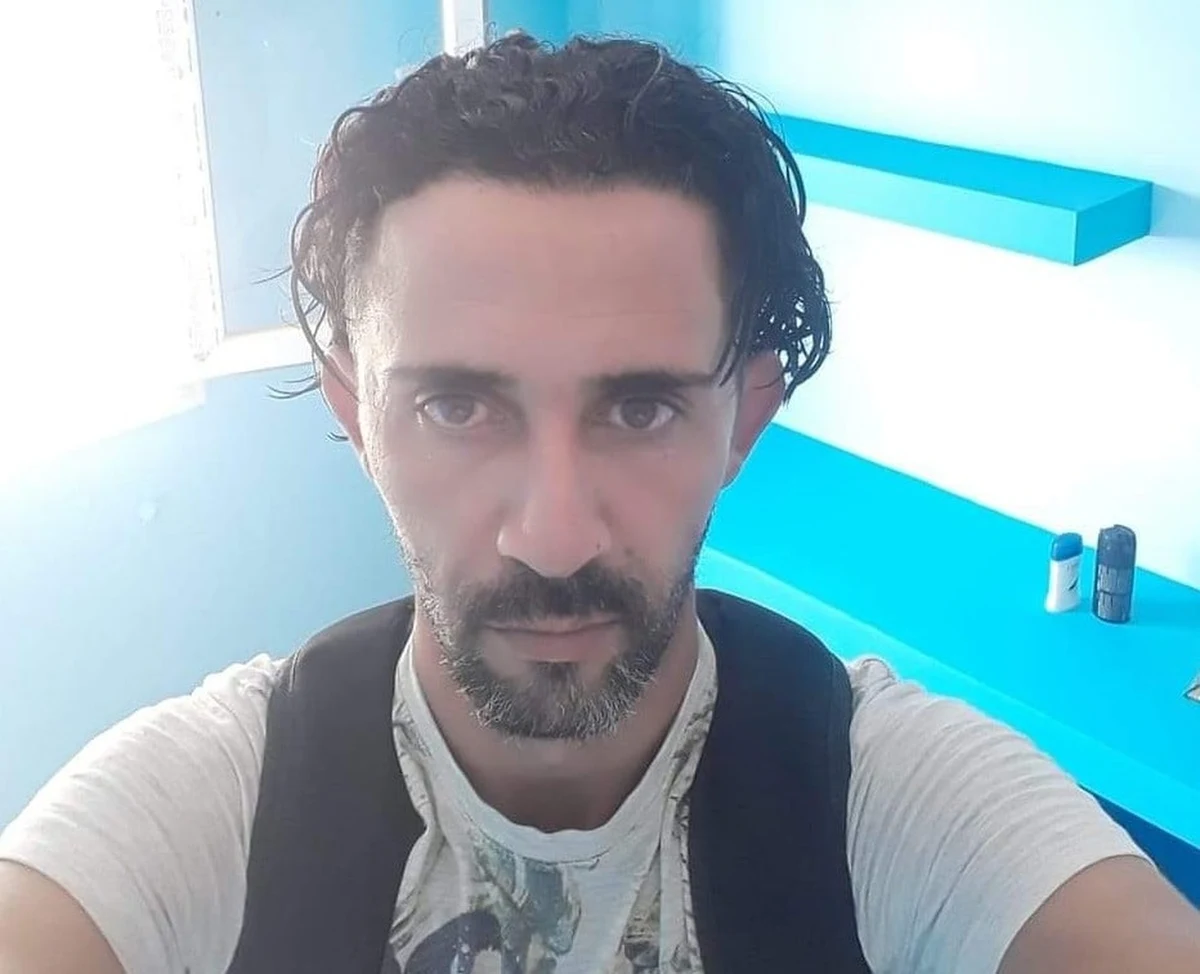 Policjanci ze Starogardu Gdańskiego prowadzą poszukiwania mężczyzny, który może mieć związek ze śmiercią 60-letniej mieszkanki tego miasta. Opublikowali jego wizerunek i proszą o kontakt osoby, które go rozpoznają. 