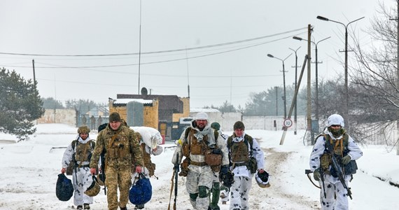 W Kijowie wylądował kolejny transport zawierający 84 tony amerykańskiej amunicji dla sił zbrojnych Ukrainy - poinformował w nocy ukraiński minister obrony Ołeksij Reznikow.