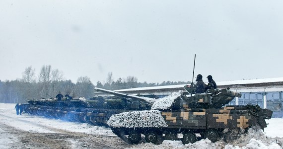 Sytuacja za naszą wschodnią granicą z dnia na dzień staje się coraz bardziej niestabilna. Na ukraińskiej ziemi lądują kolejne samoloty wypełnione sprzętem wojskowym, który może być wykorzystany do obrony w przypadku inwazji rosyjskiej. Czy jednak do takiej agresji dojdzie? „Rosji przede wszystkim zależy w tym momencie na tym, aby Ukraina wdrożyła Porozumienia Mińskie, a zwłaszcza ‘Mińsk 2’ z lutego 2015 roku, co dawałoby Rosji dwie korzyści. Po pierwsze - uznanie przez Kijów Donieckiej Republiki Ludowej i Ługańskiej Republiki Ludowej, a po drugie, rozpoczęłoby to proces federalizacji Ukrainy” – przekonuje dr Leszek Sykulski – Prezes Polskiego Towarzystwa Geopolitycznego, ekspert ds. wschodnich w rozmowie z naszym dziennikarzem Tomaszem Weryńskim w internetowym radiu RMF24. 