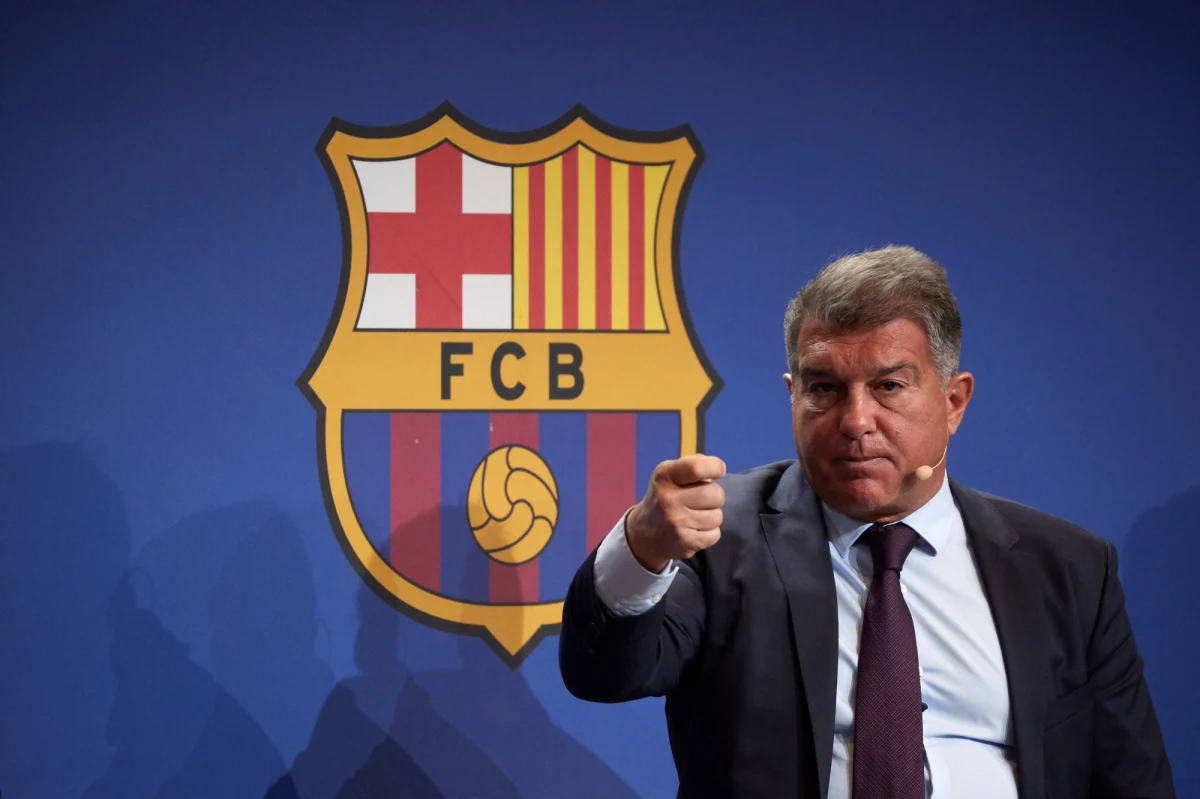 Prezes FC Barcelony Joan Laporta skierował doniesienie do prokuratury na swojego poprzednika Josepa Marię Bartomeu oraz innych członków byłego kierownictwa klubu w związku z podejrzeniem defraudacji środków finansowych.