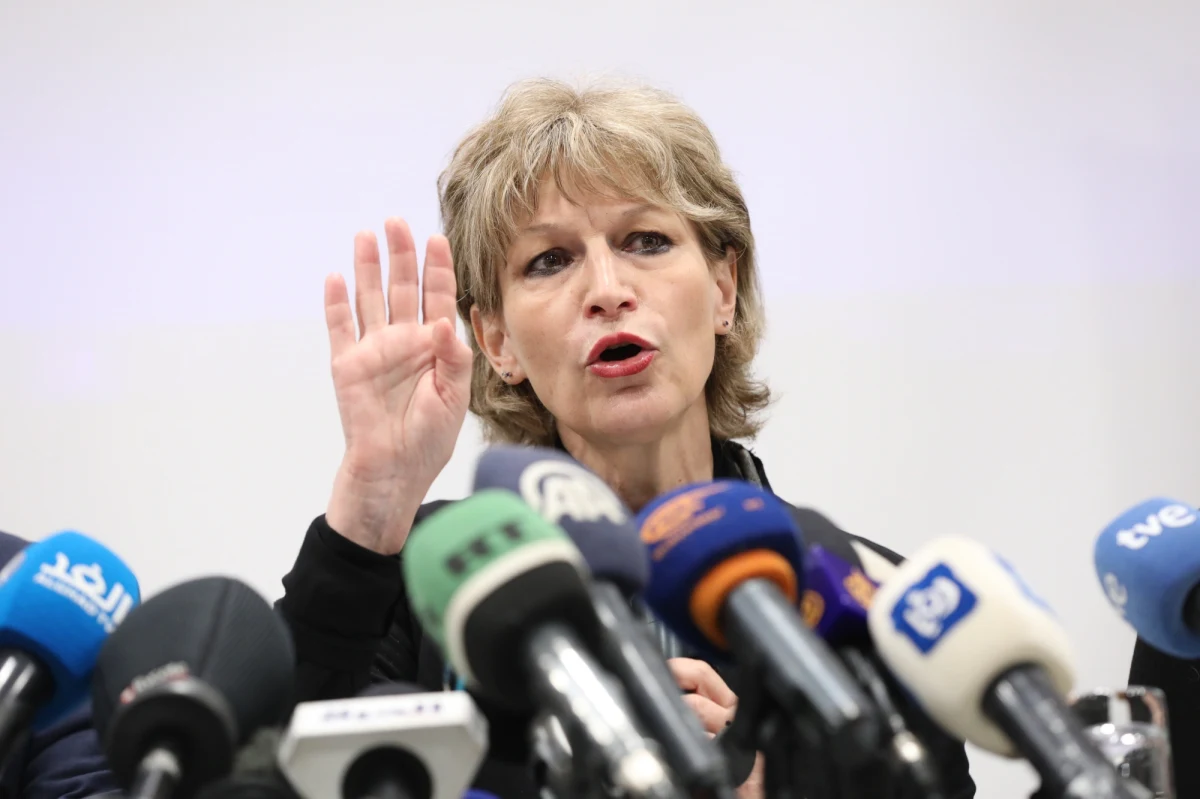 "Izrael traktuje Palestyńczyków jak podrzędną grupę rasową i stosuje wobec nich apartheid; segregacja w Izraelu i na palestyńskich terytoriach okupowanych jest prowadzona w sposób systematyczny i zinstytucjonalizowany" - twierdzi Amnesty International (AI) w opublikowanym dziś raporcie.