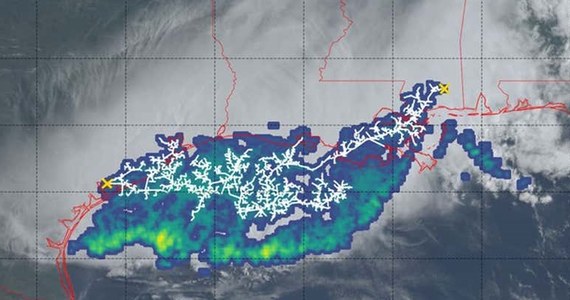 Światowa Organizacja Meteorologiczna przy ONZ poinformowała dziś, że oficjalnie zatwierdziła dane dotyczące rekordowych w historii błyskawic, które zaobserwowano w 2020 roku. Pierwszą z nich, najdłuższą znaną w historii, zarejestrowano w kwietniu nad Stanami Zjednoczonymi. Miała 768 kilometrów długości. Druga, zaobserwowana nad Argentyną i Urugwajem trwała aż 17,1 sekundy. Obie nie wyrządziły szkód, do wyładowań doszło między chmurami, bez uderzenia w Ziemię. 