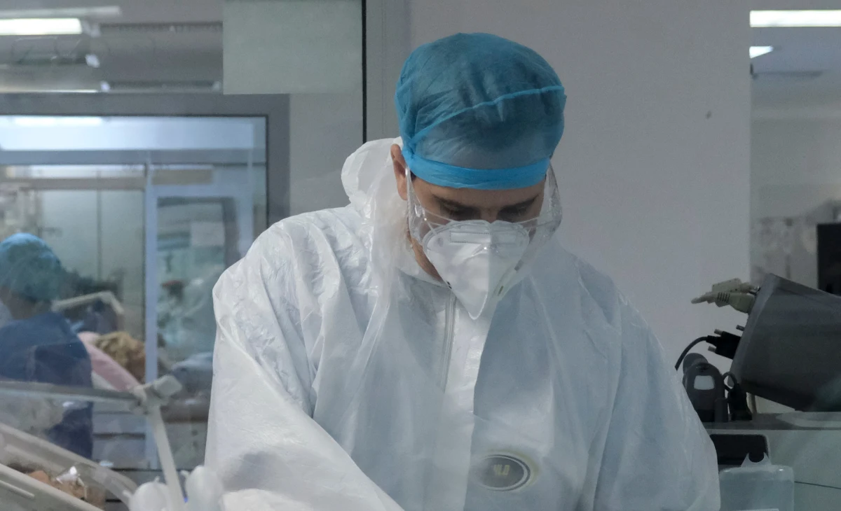 ​Coraz więcej pracowników szpitali w Lublinie trafia na kwarantannę. Lecznice wskazują na to, że wkrótce mogą mieć trudności w organizacji pracy.