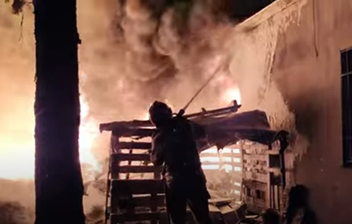 Po północy w Elizówce pod Lublinem na składowisku opon wybuchł pożar. Strażacy zapewniają, że sytuacja jest już opanowana.