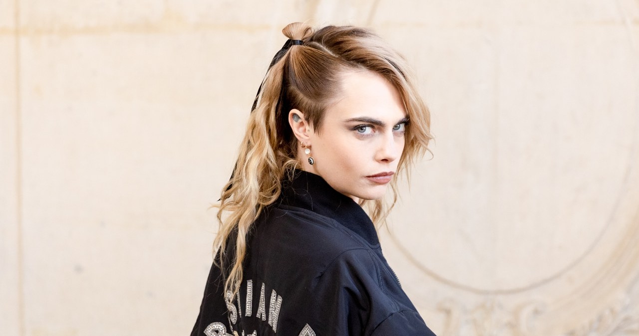 W tym roku Cara Delevingne kończy 30 lat i coraz śmielej myśli o macierzyństwie. Choć na razie założenie rodziny odkłada na później, przyznała się do pewnej słabości. Już kolekcjonuje ubranka dla dzieci, gdyż ma do nich wyjątkową słabość.