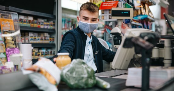 „Deficyt pracowników i starzenie się społeczeństwa będą się nasilać stwarzając problemy firmom i gospodarce” - ocenił doradca zarządu Konfederacji Lewiatan Jacek Męcina. "Potrzebne są zmiany w zatrudnianiu cudzoziemców, zwiększenie aktywności zawodowej kobiet i uregulowanie pracy zdalnej" - ocenił.