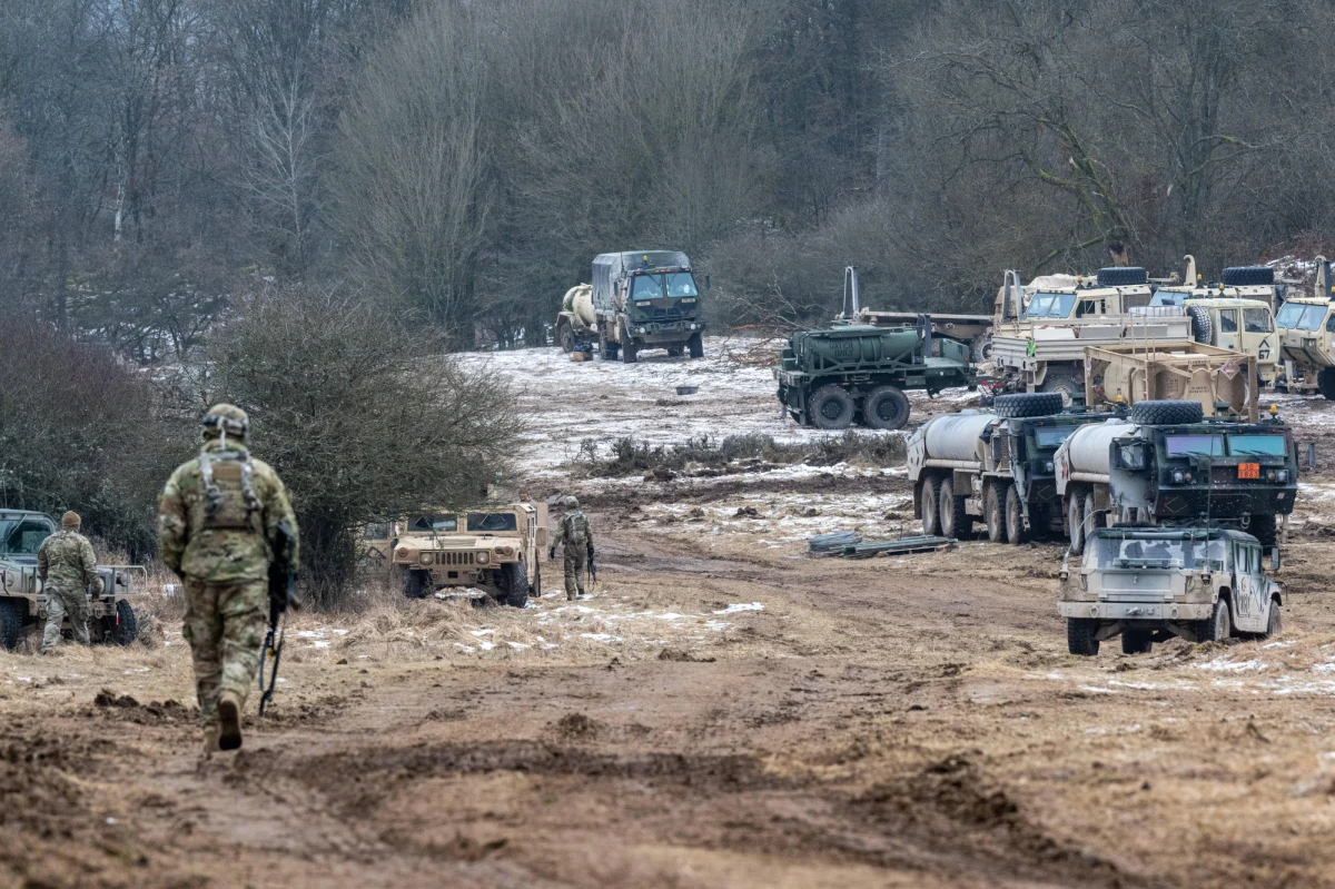 „Ameryka po raz kolejny pokazuje, że stanowi najlepsze zabezpieczenie bezpieczeństwa Europy oraz członków NATO na wschodniej flance i jest jako pierwsza gotowa podjąć rzeczywiste, faktyczne, znaczące decyzje o charakterze wojskowym” – mówi Marek Świerczyński, szef działu bezpieczeństwa Polityki Insight komentując wysłanie dodatkowych amerykańskich żołnierzy do Polski. Z ekspertem na antenie radia RMF24 rozmawiał Marcin Jędrych.