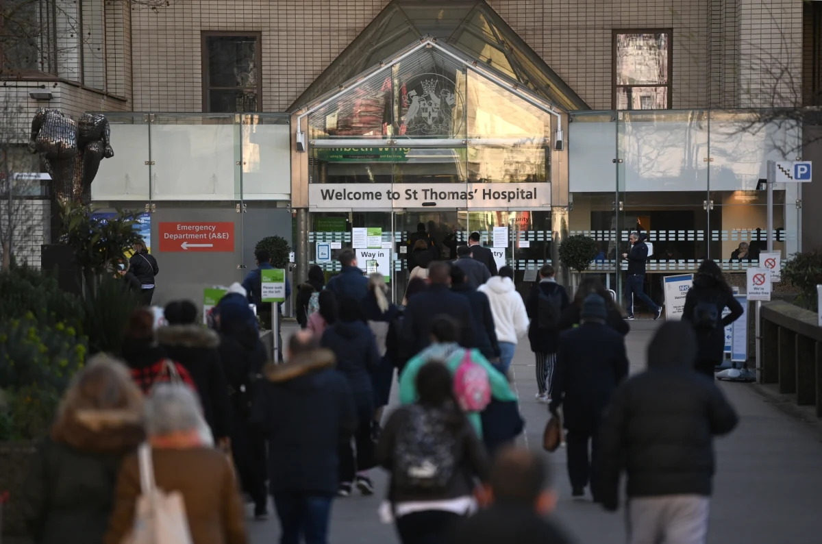 Rząd Wielkiej Brytanii przedstawił w środę od dawna zapowiadaną strategię wyrównywania poziomu rozwoju i szans życiowych między poszczególnymi częściami kraju. Była to główna obietnica premiera Borisa Johnsona po ostatnich wyborach do Izby Gmin w 2019 roku.
