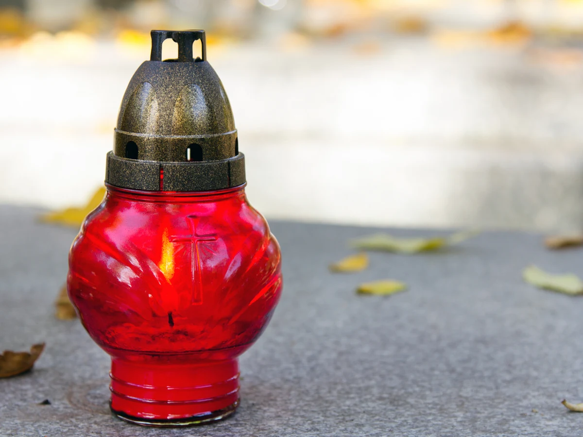 Trzy tygodnie przed swoimi 47. urodzinami zmarł Sebastian Banaszczyk, aktor Teatru im. Adama Mickiewicza w Częstochowie. "Kiedy wrócił do nas po pierwszej operacji, wszyscy wierzyliśmy, że najgorsze poza nim" - napisał dyrektor teatru w mediach społecznościowych.