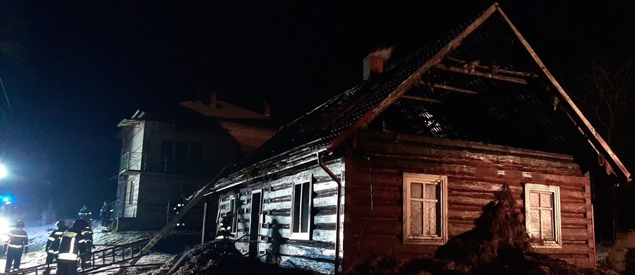 92-letnia kobieta zginęła w pożarze drewnianego domu w Trześniowie niedaleko Brzozowa na Podkarpaciu. Na razie nie wiadomo, jaka była przyczyna pojawienia się ognia. 