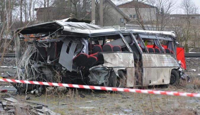 Kujawsko-pomorskie: Tragiczny wypadek na przejeździe. Nie żyje kierowca autobusu