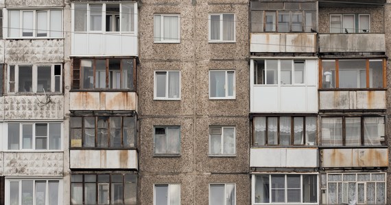 Spór na linii władze Katowic - wojewoda śląski. Chodzi o akcję związaną z wynajmowaniem mieszkania w zamian za remont. Prawnicy wojewody uznali, że nie ma do tego podstaw prawnych. Miasto postanowiło, aby sprawę rozstrzygnął sąd administracyjny i przesłało tam już odpowiednie dokumenty.