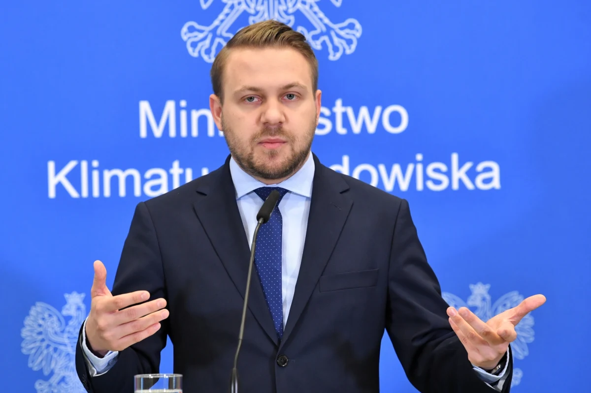 „Najpierw musielibyśmy go zobaczyć, bo na razie jest to tylko konferencja prezydenta. Znamy przekaz medialny i zgadzam się z panem ministrem Warchołem, który miał całkiem niedawno konferencję prasową, na której wskazywał, dlaczego są wątpliwości wobec tych propozycji” –  tak na pytanie o to, czy Solidarna Polska poprze projekt prezydenta dotyczący likwidacji Izby Dyscyplinarnej Sądu Najwyższego, odpowiedział w Popołudniowej rozmowie w RMF FM Jacek Ozdoba.