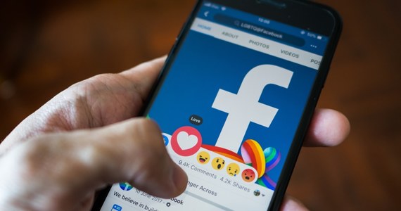 Średnia dzienna liczba aktywnych użytkowników Facebooka w ostatnim kwartale 2021 r. spadła po raz pierwszy w historii platformy - wynika z przedstawionych w środę wieczorem przez firmę Meta raportów. W czwartek akcje Meta notowane na nowojorskiej giełdzie spadły aż o 24,5 proc.