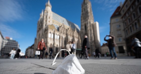 „Państwa w Europie mają wyjątkową okazję, by przejąć kontrolę na koronawirusem i nie można tej okazji zaprzepaścić” - oświadczył w czwartek regionalny dyrektor Światowej Organizacji Zdrowia (WHO) na Europę dr Hans Kluge.