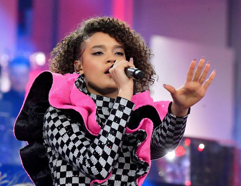 Sara James, która szerszej publiczności dała się poznać w programie "The Voice Kids", nie zwalnia tempa. Reprezentantka Polski na Eurowizji Junior 2021 właśnie opublikowała nowy singel - "Nie jest za późno". 
