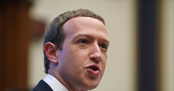 Założyciel i szef Facebooka Mark Zuckerberg stracił wczoraj 29 mld dolarów, a firma będąca właścicielem tej platformy społecznościowej, czyli Meta Platforms, odnotowała w ciągu jednego dnia stratę na poziomie 26 proc., czyli ponad 200 mld dol. - poinformowała agencja Reutera.