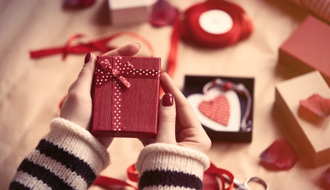 Walentynki 2024. Historia, tradycje i pomysły na świętowanie. Kiedy obchodzimy?