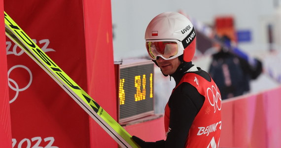 Kamil Stoch to ostatni polski złoty medalista zimowych igrzysk olimpijskich. W Pekinie ma szansę sięgnąć po czwarty tytuł indywidualnie, a łącznie piąty swój medal w historii igrzysk. Biało-Czerwoni zdobyli do tej pory 22 medale w zimowej rywalizacji olimpijskiej.