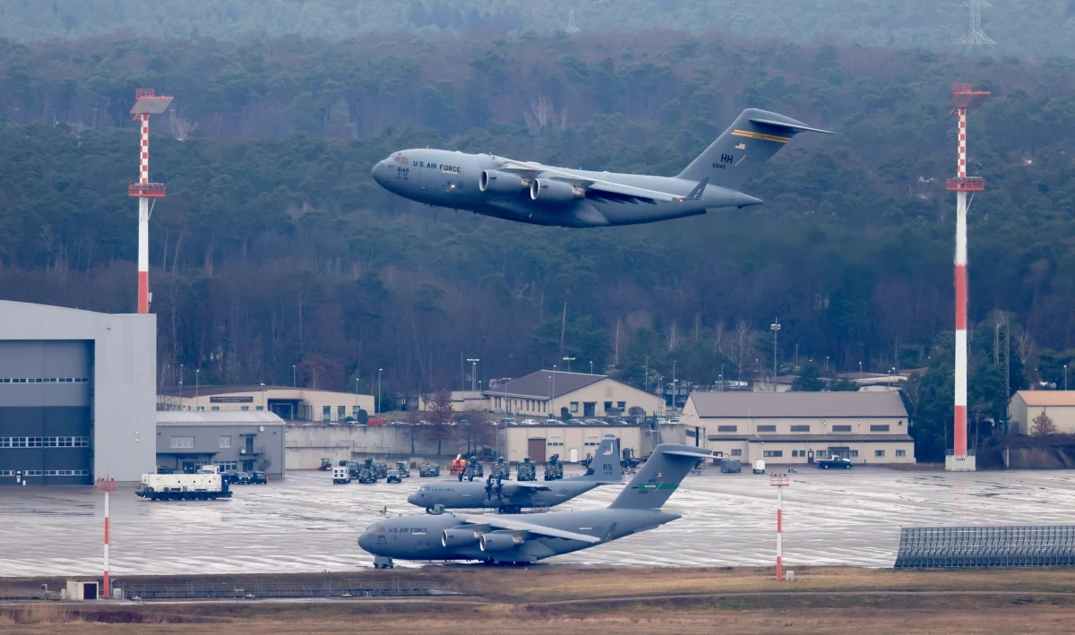 Ukraina prosi Niemcy o broń defensywną. Jest zainteresowana m.in. "uzbrojeniem dla obrony przeciwlotniczej i przeciwrakietowej" oraz "amunicją do działek automatycznych" - pisze w piątek dziennik "Sueddeutsche Zeitung".